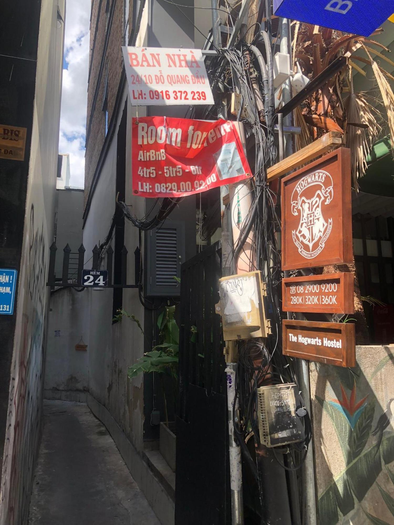 Апарт отель The Hidden Hogwarts - Nearly Bui Vien Walking Street Хошимин Экстерьер фото